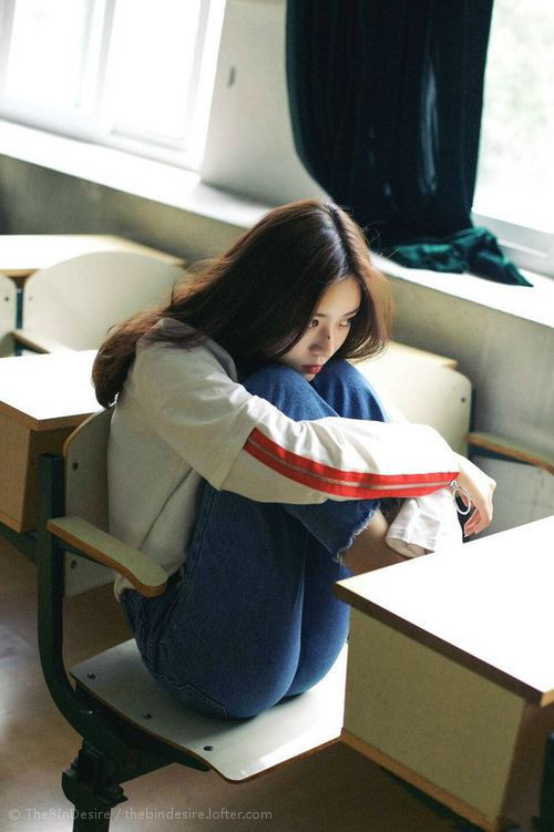 女篮国家队开展防守协作专项训练强化防守体系,女生篮球防守技巧